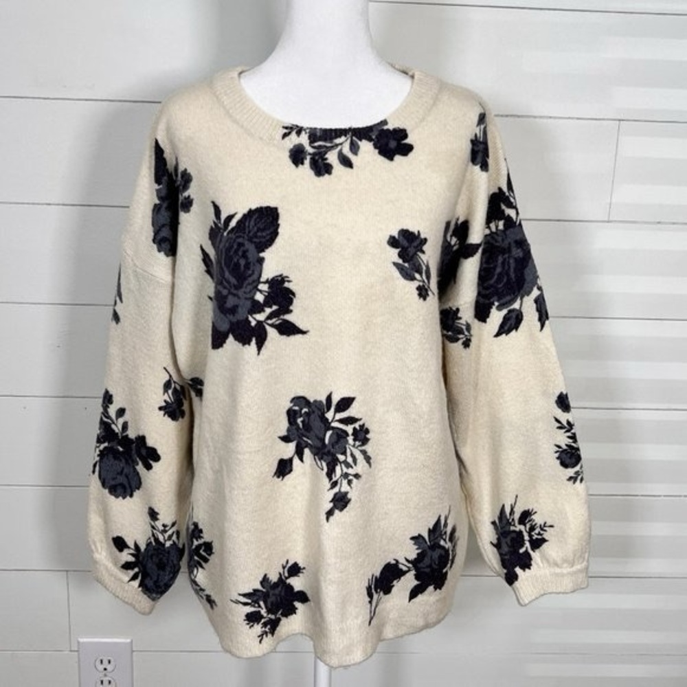 Chelsea & Theodore Cream & Navy Floral Relaxed Fit Sweater